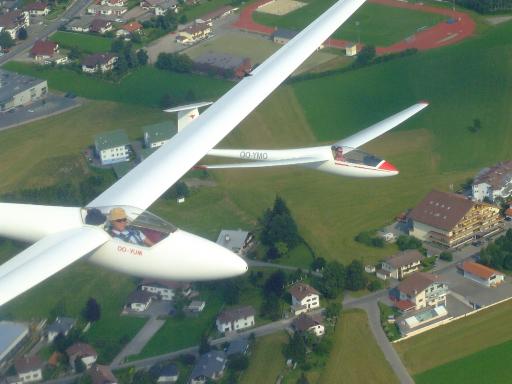 Duo Diest Us