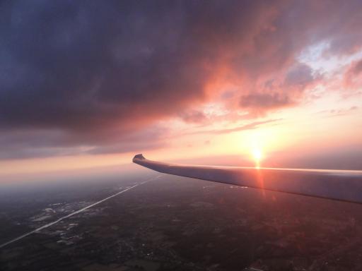 66  Nice sunset after 680km of flight